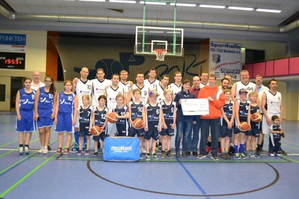 Spendenübergabe der BBBank an die Basketballer der TSG Weinheim